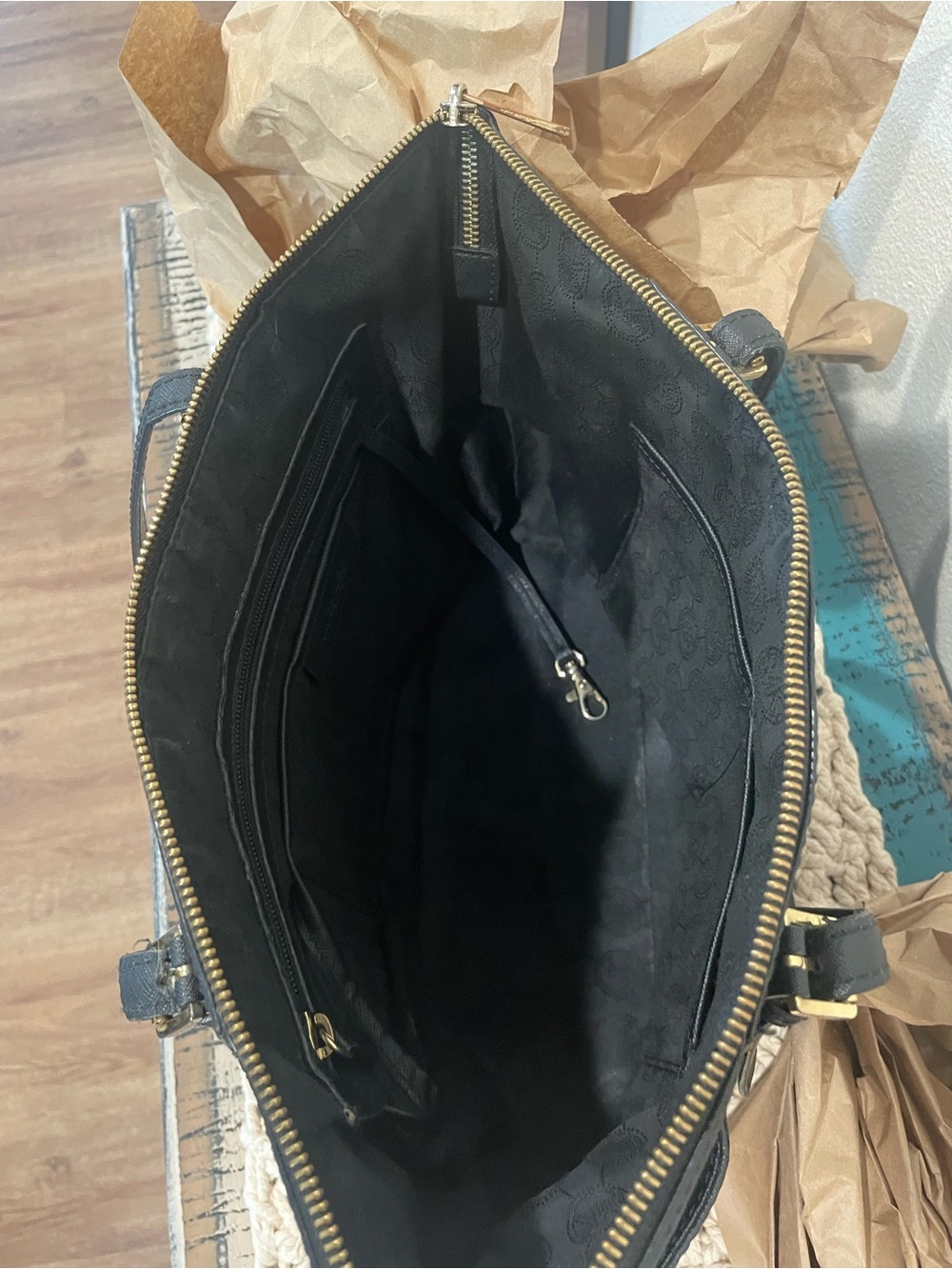 Michael Kors Black Leather Tote with Gold Logo Charm - Picture 5 of 11